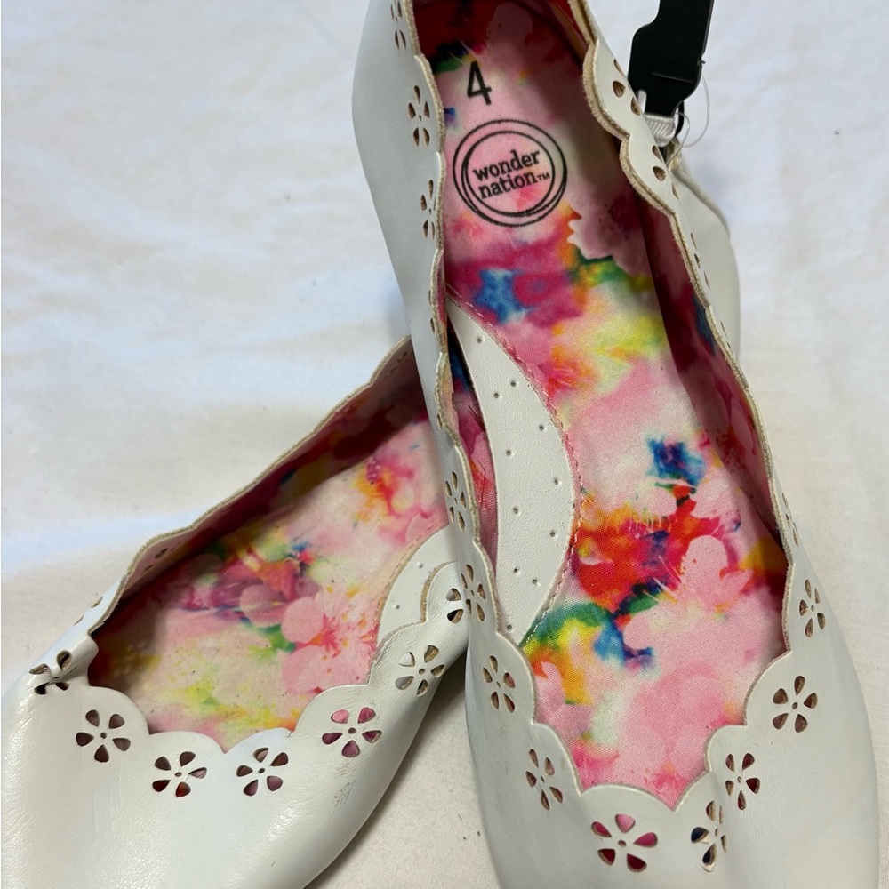 Wonder Nation White Women's Shoes - Picture 3 of 6